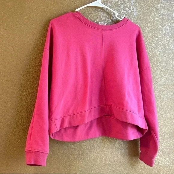All in Motion Lot-two cropped sweatshirts in size xs in both teal and hot pink - Picture 7 of 9